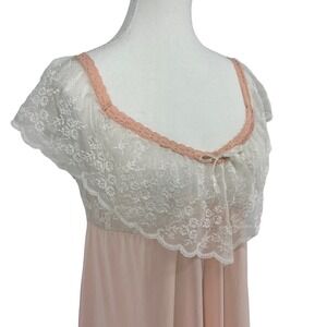 Vintage 80’s Olga Nightgown Lace‎ Detail Lingerie Peach White Size 34